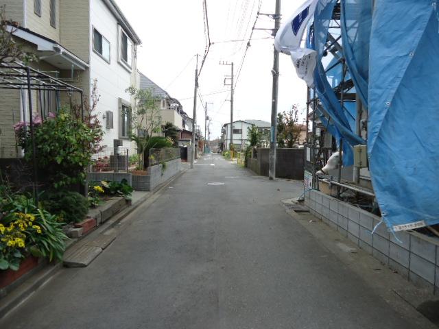 Local photos, including front road. It is a front road