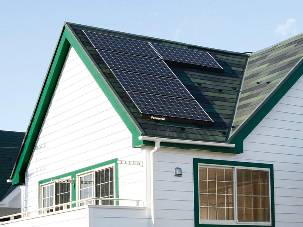 Local appearance photo. 4 Building Panasonic-made solar modules HIT equipped. It is a smart house of the all-electric. Local (12 May 2013) Shooting