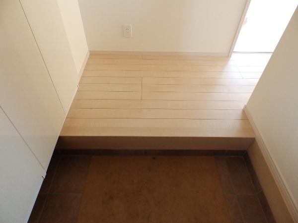 Entrance. Local (10 May 2013) Shooting