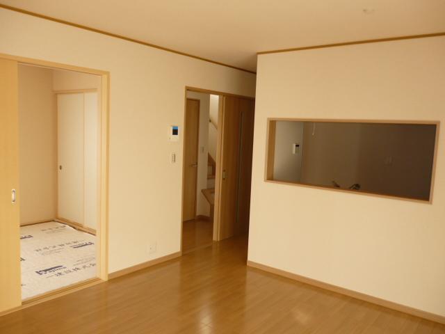 Living. (1 Building)