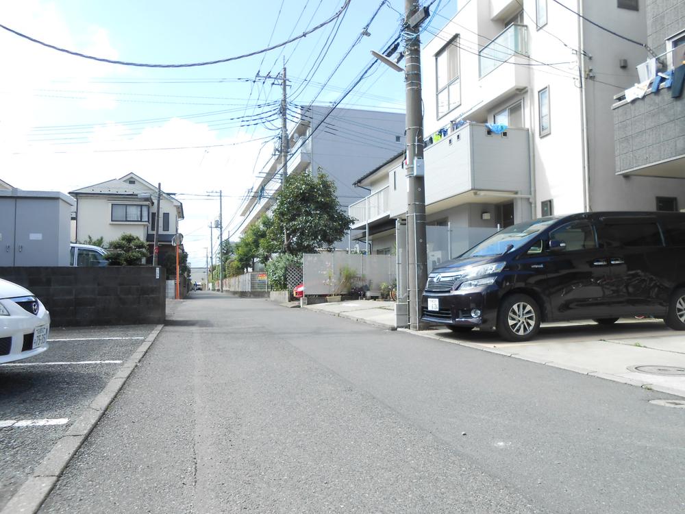 Local photos, including front road. Local (11 May 2013) Shooting