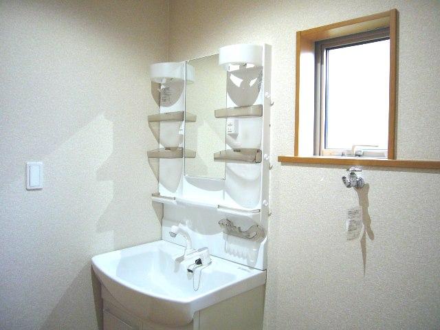 Wash basin, toilet. bathroom