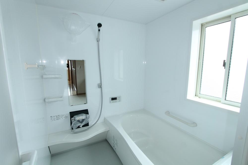 Bathroom. Indoor (10 May 2013) Shooting