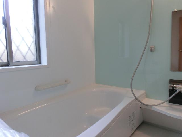 Bathroom. Building 2