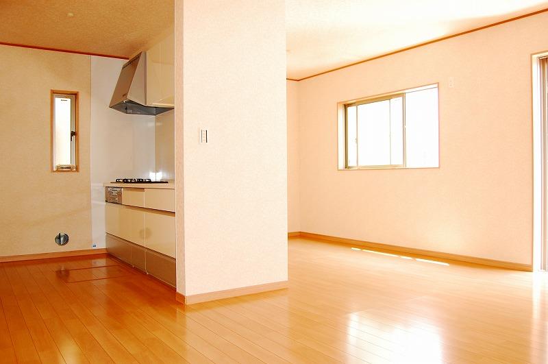 Same specifications photos (Other introspection). Previous sale construction example photo