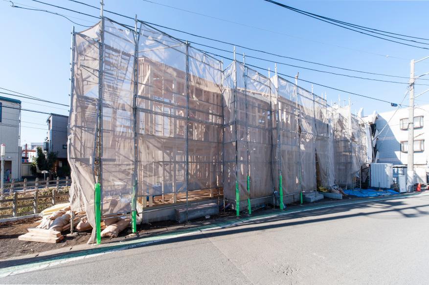 Local photos, including front road. Roof Hiroshi tiled Outer wall Ikamu original ripple finish