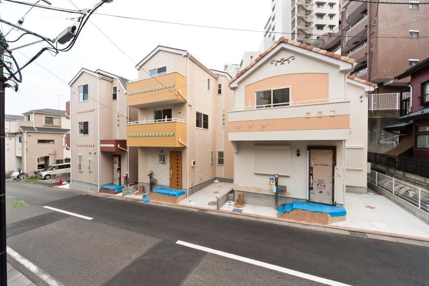 Rendering (appearance). Two-story Hiroshi tiled soft ricin finish Three stories Colonial 葺 siding finish