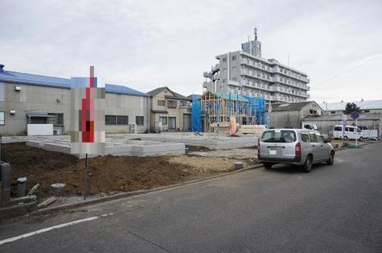 Local photos, including front road. Frontal road