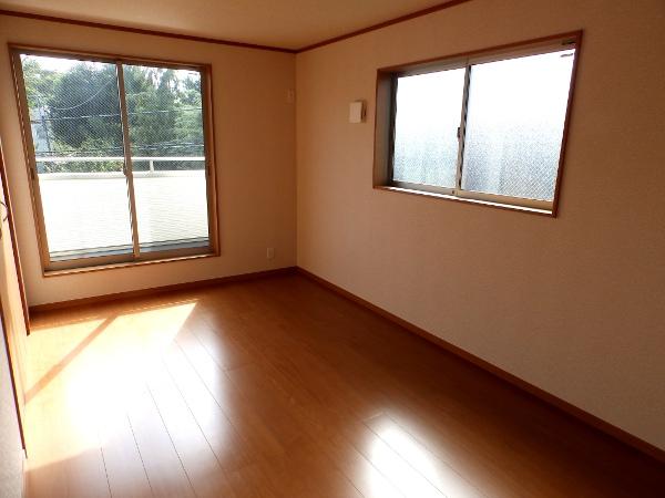 Non-living room. Indoor (10 May 2013) Shooting