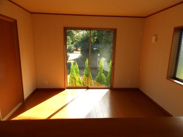 Living. Local (10 May 2013) Shooting