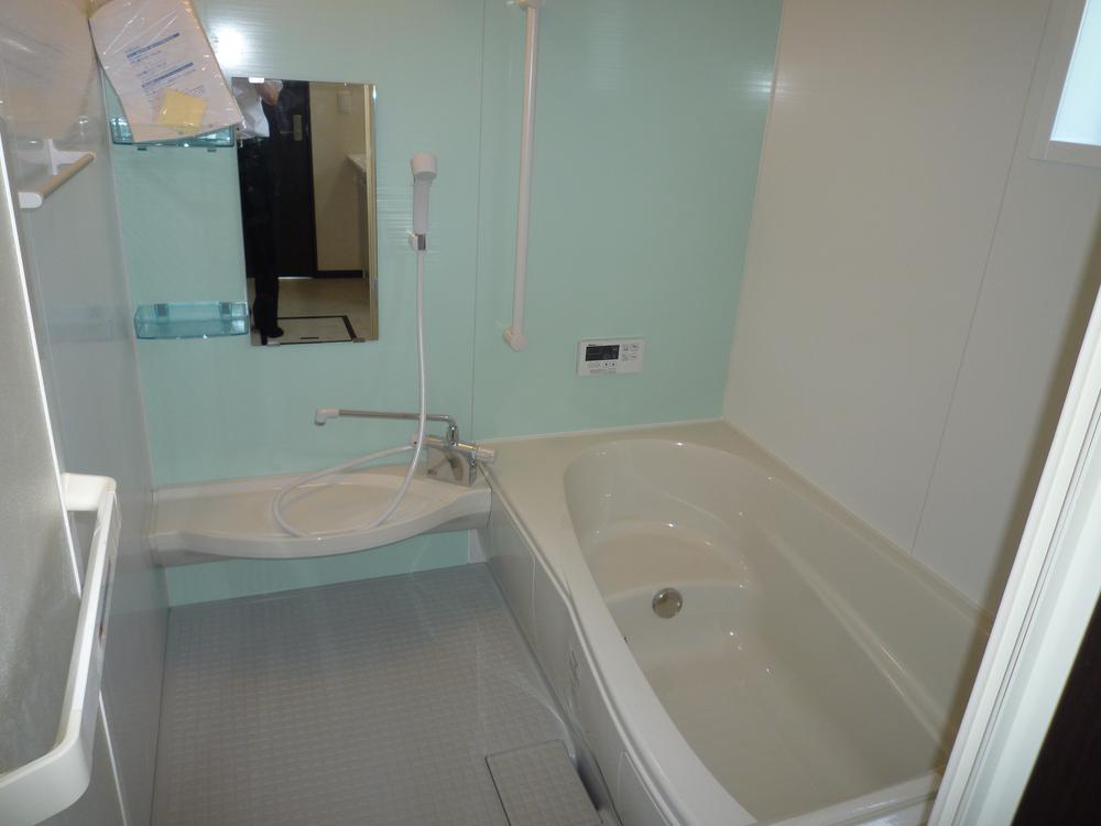 Same specifications photo (bathroom)