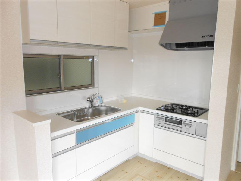 Kitchen. Indoor (12 May 2013) Shooting Building 3