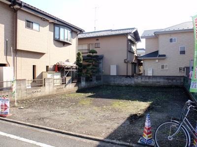 Local photos, including front road. Local (11 May 2013) Shooting