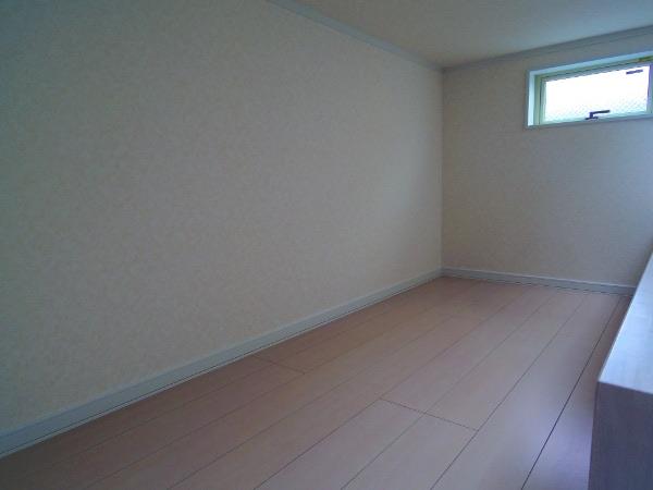 Non-living room. Indoor (10 May 2013) Shooting