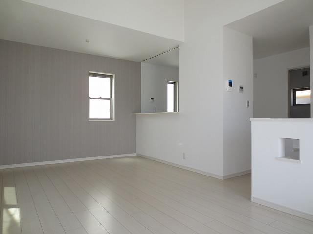 Living. Building 2 Living