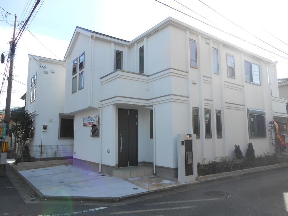 Local appearance photo. Local (11 May 2013) Shooting