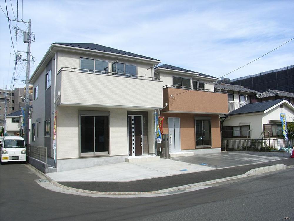 Local photos, including front road. Local (10 May 2013) Shooting