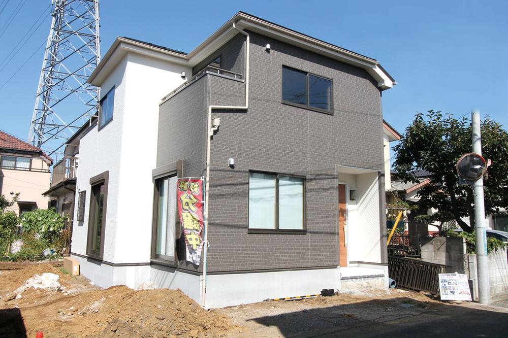 Local appearance photo. Local (10 May 2013) Shooting