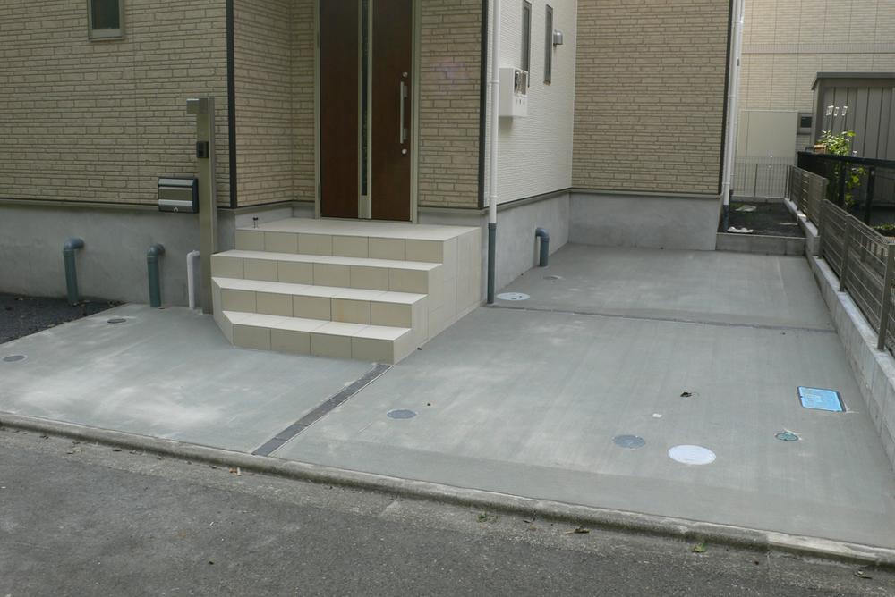 Parking lot. Local (10 May 2013) Shooting