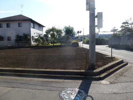 Local land photo. From the north side on public roads