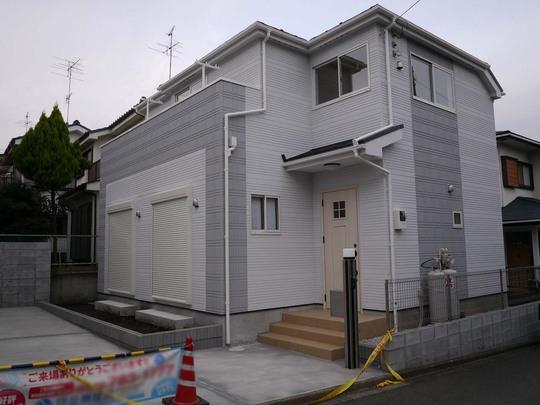 Local appearance photo. There are a number of commercial premises in a quiet residential area but within walking distance living environment is also good. 