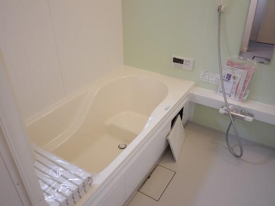 Bathroom. 1 tsubo size ・ Barrier-free type ・ With bathroom dryer