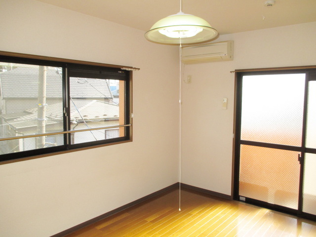 Living and room. It is a two-sided lighting of the bright rooms