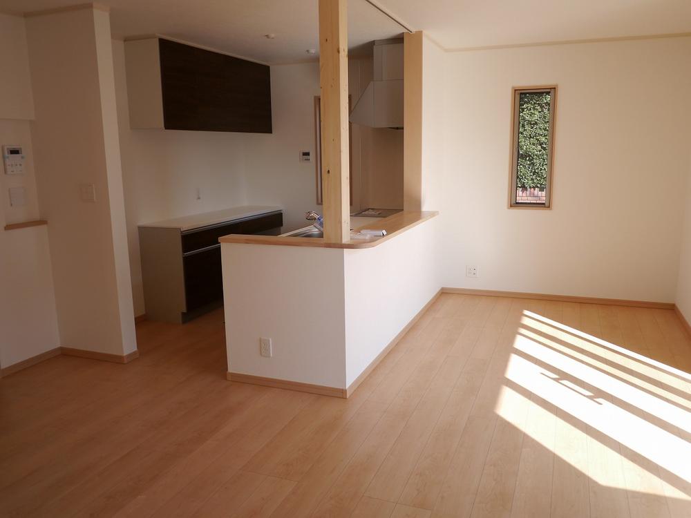 Living. Electric shutter ・ Floor heating standard