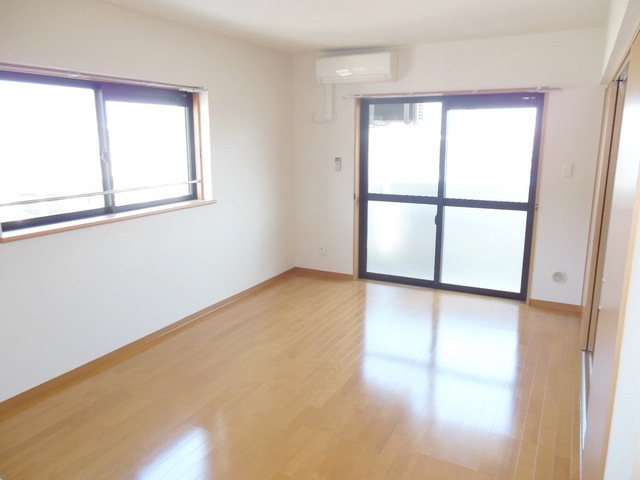 Living and room. Flooring