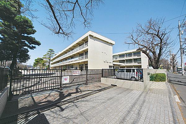 Primary school. 530m until Hashimoto Elementary School