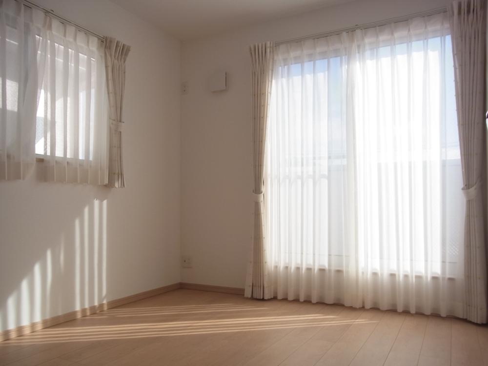 Non-living room. ☆ No.B-8 Building model house ☆ Third floor day preeminent! 3 there room.