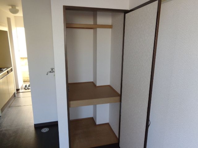 Receipt. ◆ There is also a storage space ◆