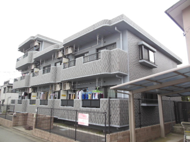 Building appearance. Recommended to those who have children at the property in a quiet residential area