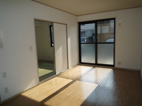 Living and room. Dining kitchen 9 Pledge