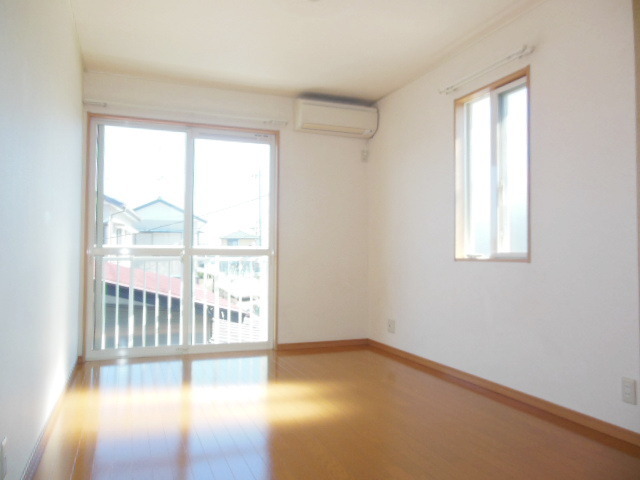 Other room space. It is a two-sided lighting of the bright rooms