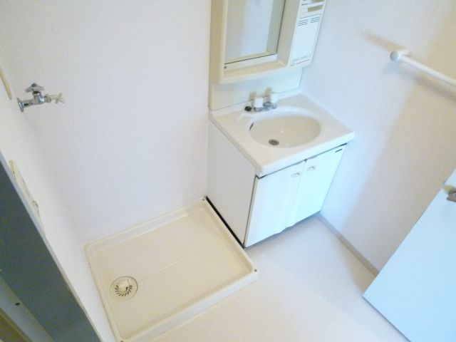 Washroom.  ☆ There are washroom ☆