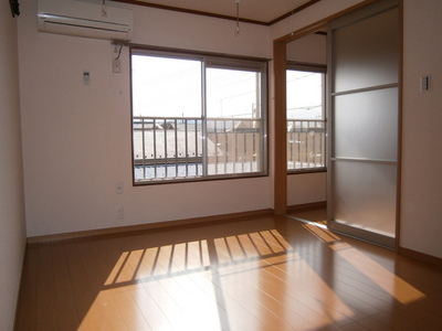 Living and room. All Western-style