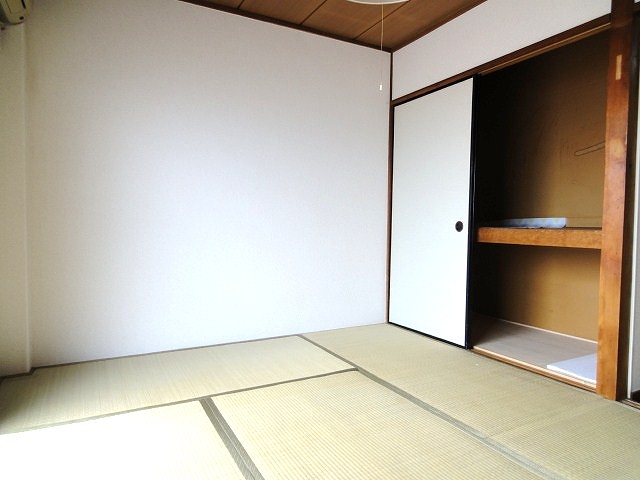 Other room space. room