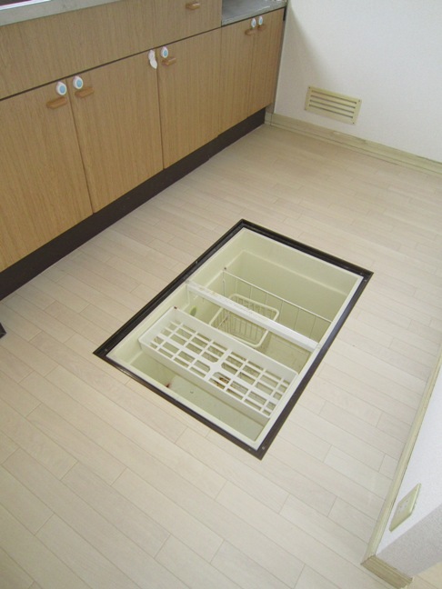 Receipt. Underfloor Storage