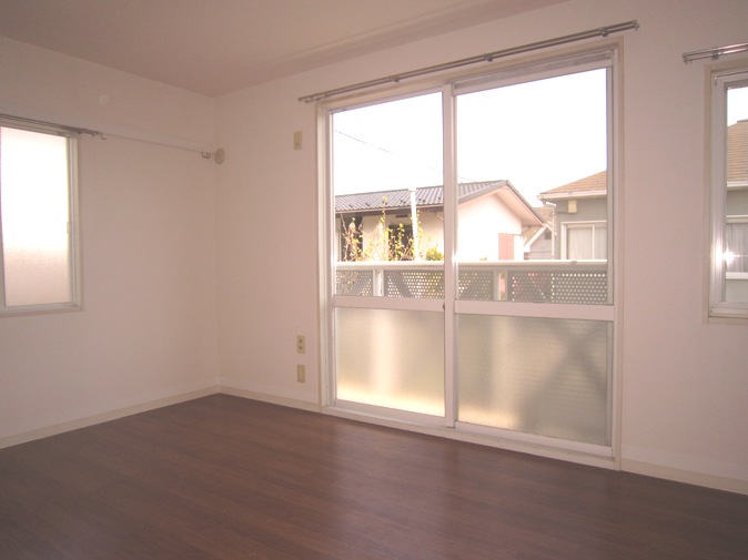 Living and room. Western-style 6.7 Pledge