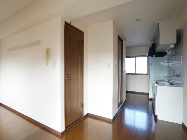 Kitchen. It is a city gas