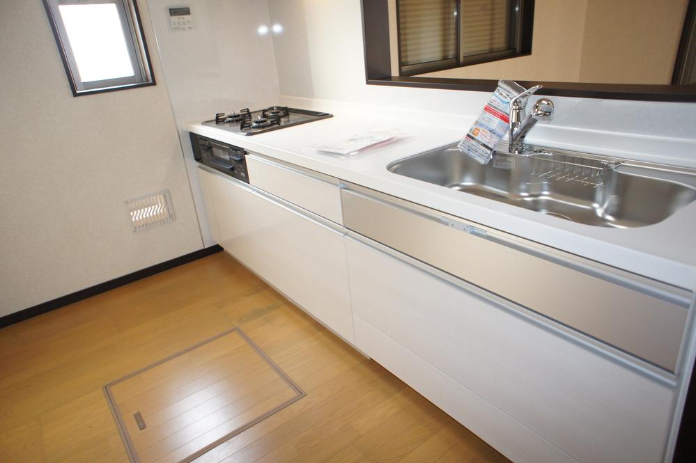 Same specifications photo (kitchen)