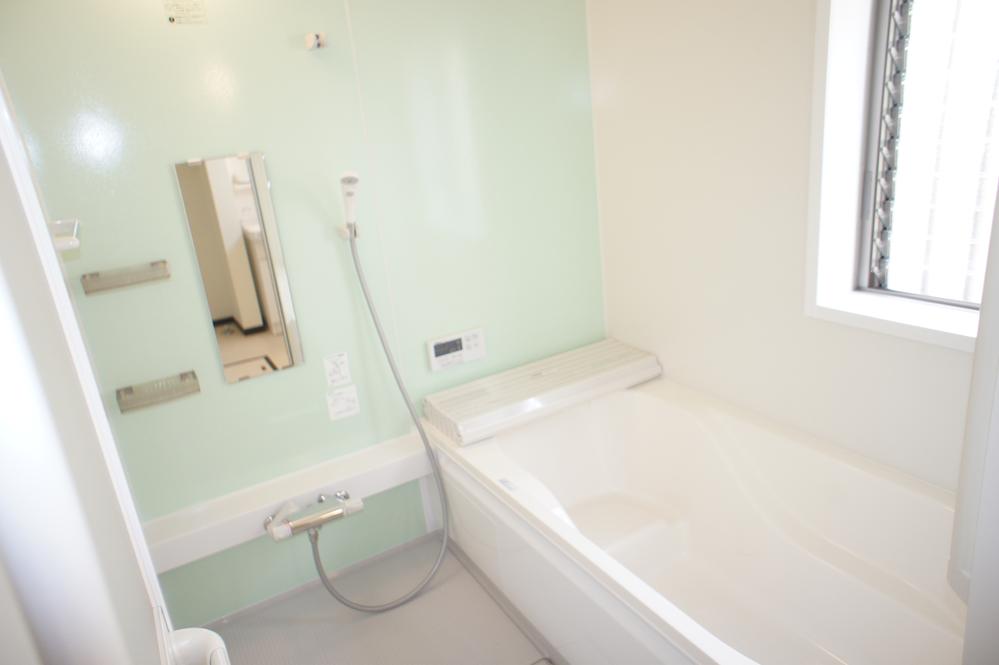 Same specifications photo (bathroom)