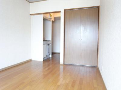 Living and room. Western-style 6 tatami flooring