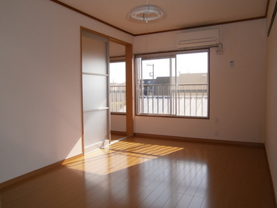 Living and room. All Western-style of 2K