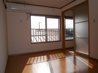 Living and room. All Western-style of 2K