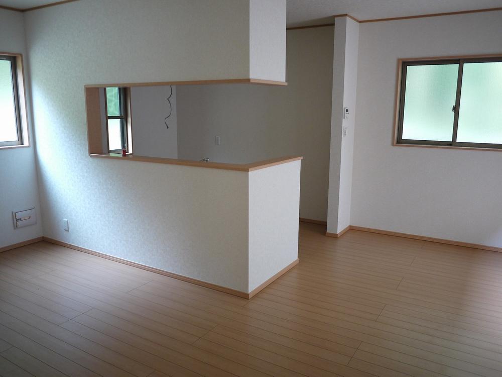 Same specifications photos (living)