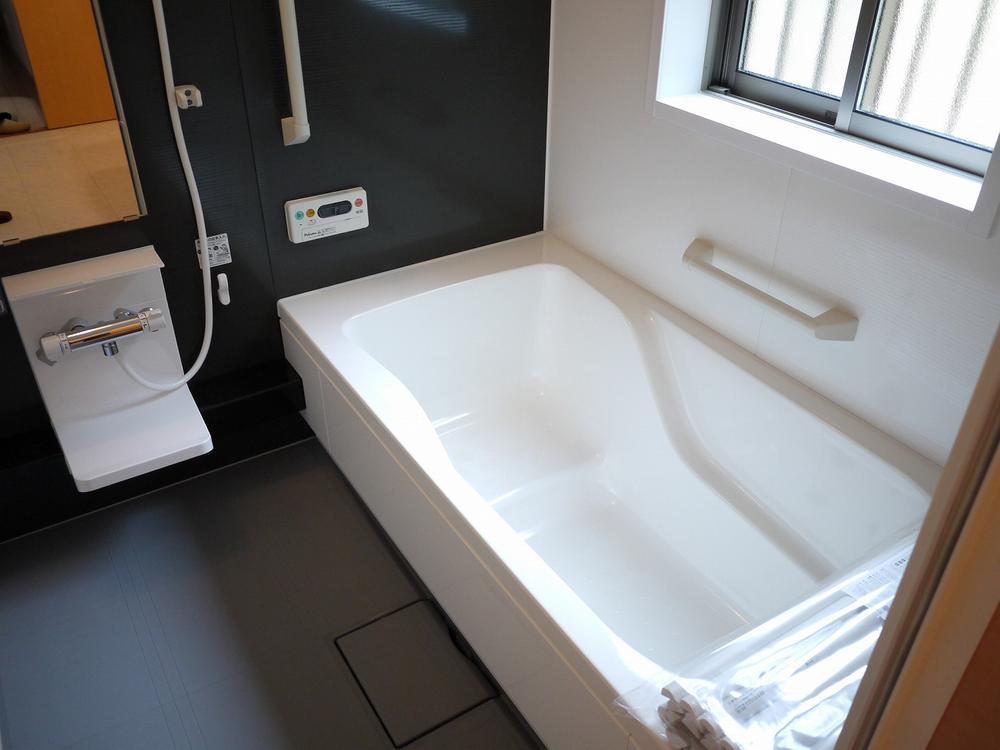 Same specifications photo (bathroom)
