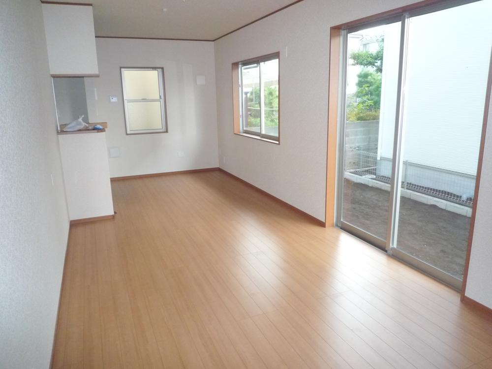 Living. Living is located 14 Pledge.