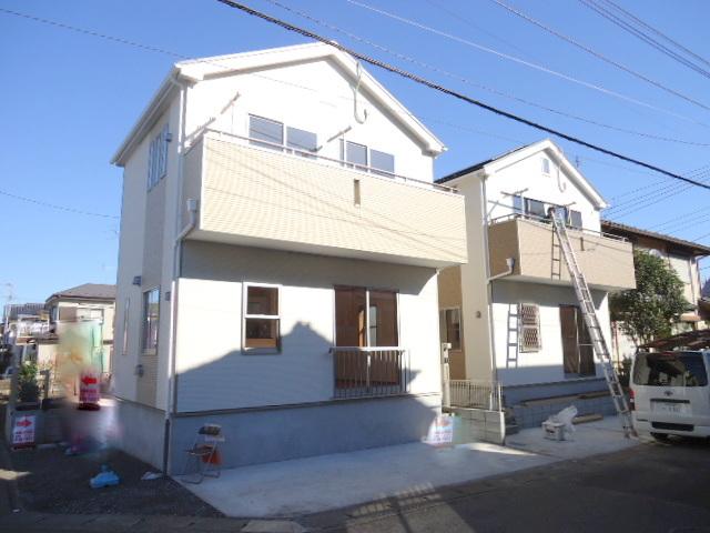 Local appearance photo. Local (11 May 2013) Shooting